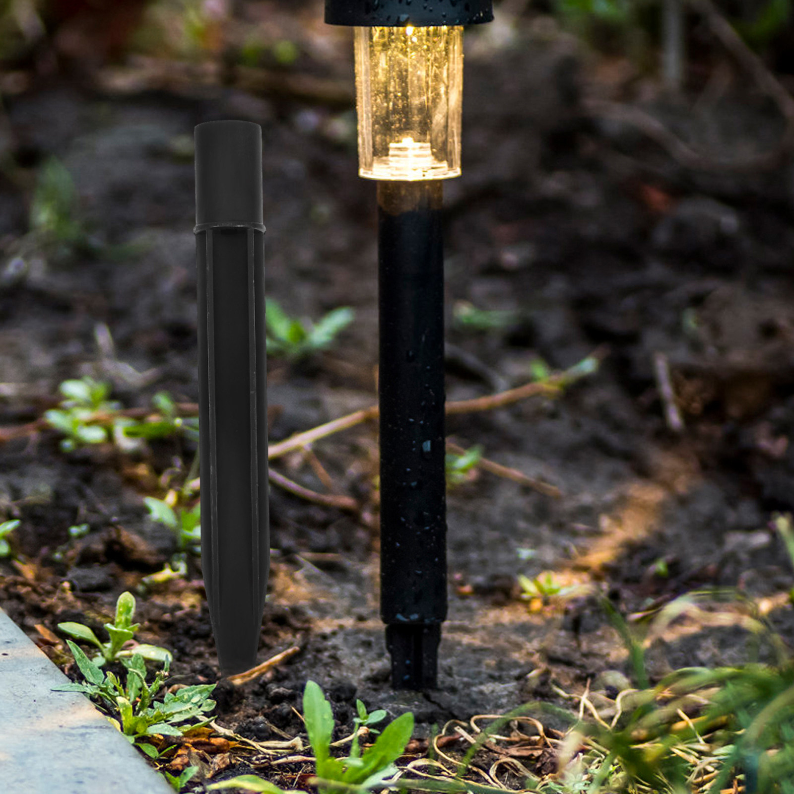 Outdoor Lighting And Landscape - Tabelaların Yere Sabitlenmesi İçin Kullanılan Çiviler,